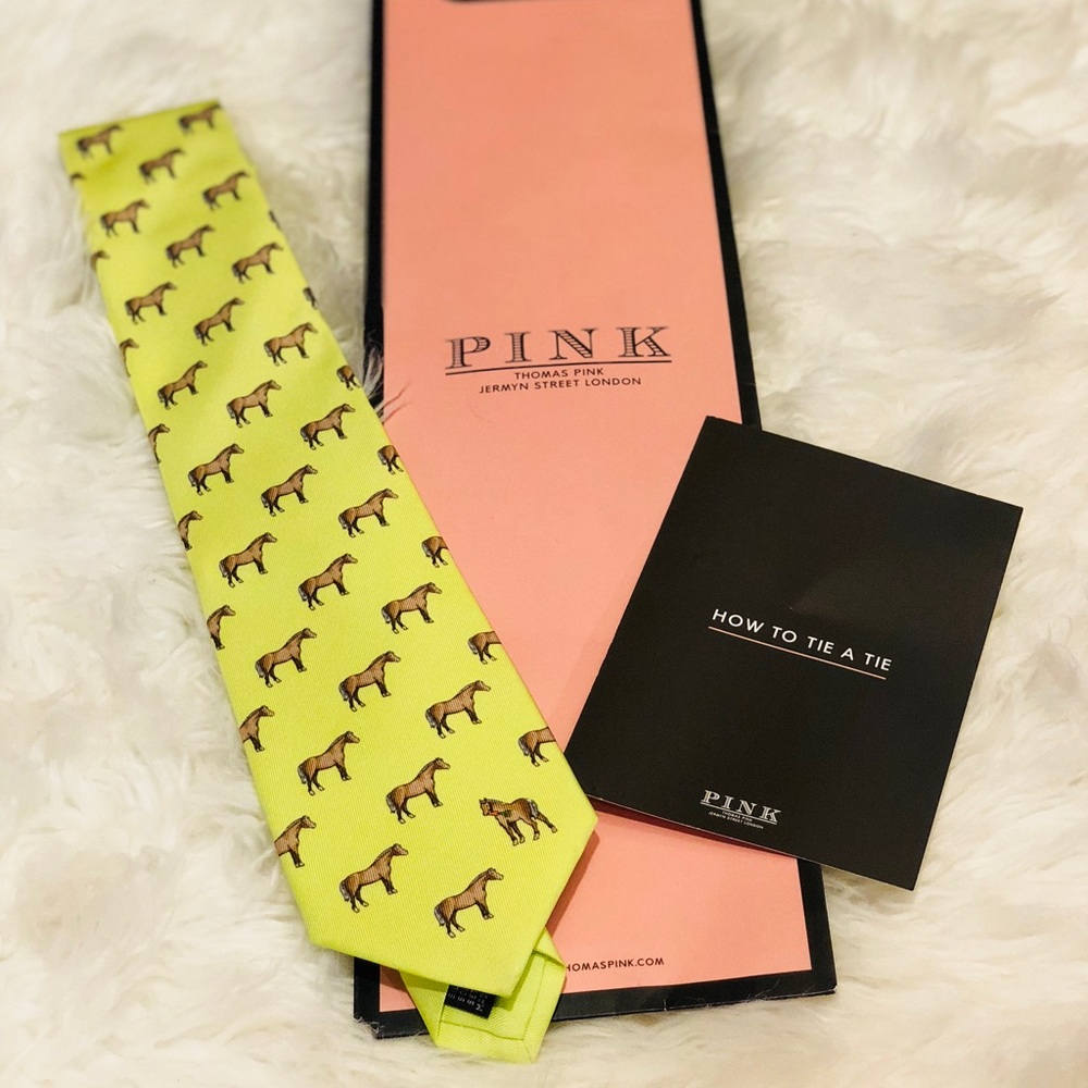 ✨NEW✨ Thomas Pink Tie - Yellow w/ Horses Pattern